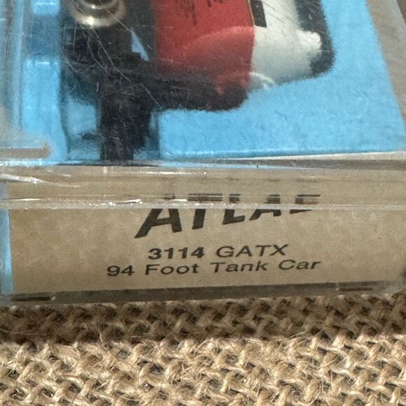 N Scale Atlas 3114 Gatx Tank Car 96500 - Picture 6 of 6